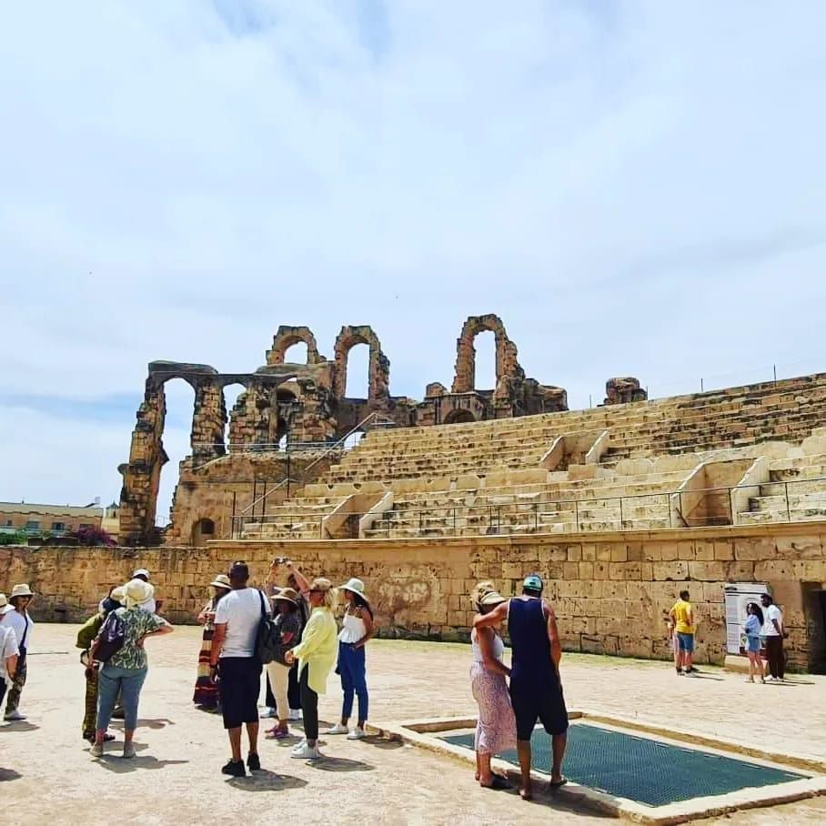 Désert et oasis de montagne — El Jem, Matmata, Tozeur, Douz — photo 1